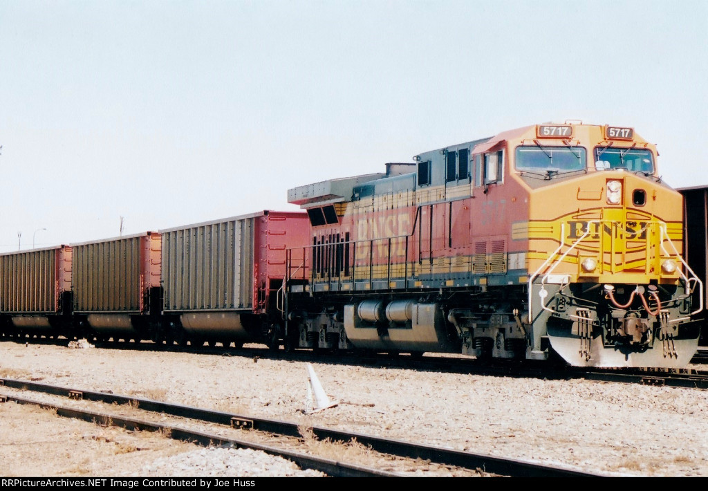 BNSF 5717 West